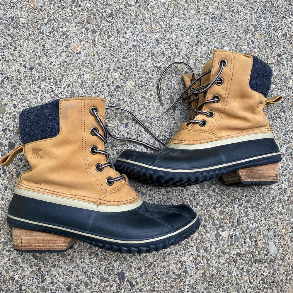SOREL // slim pack II lace duck boots